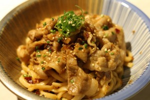 薑汁燒肉川味乾拌麵